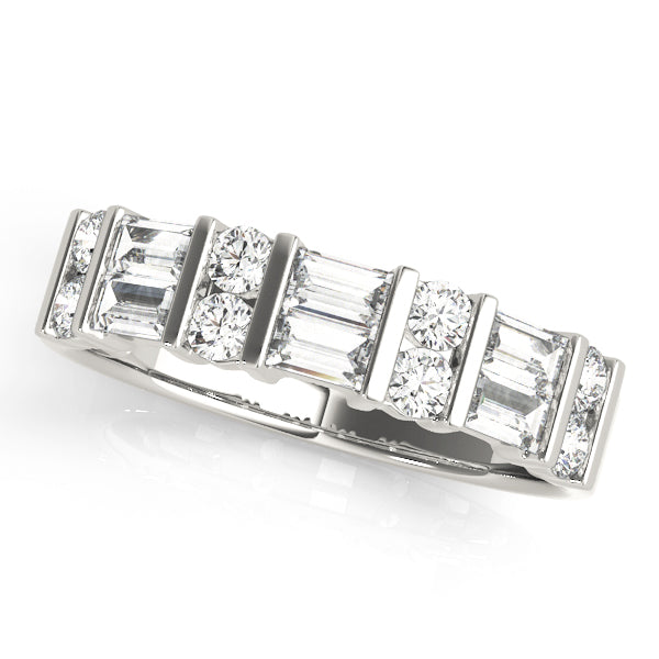 Pauline Ehering mit Diamanten im Baguetteschliff aus Platin